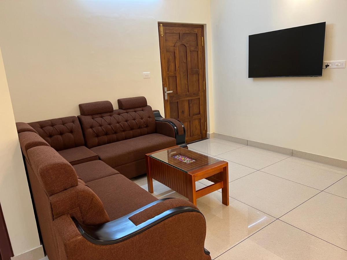 Pullad Villa Aranmula Kültér fotó