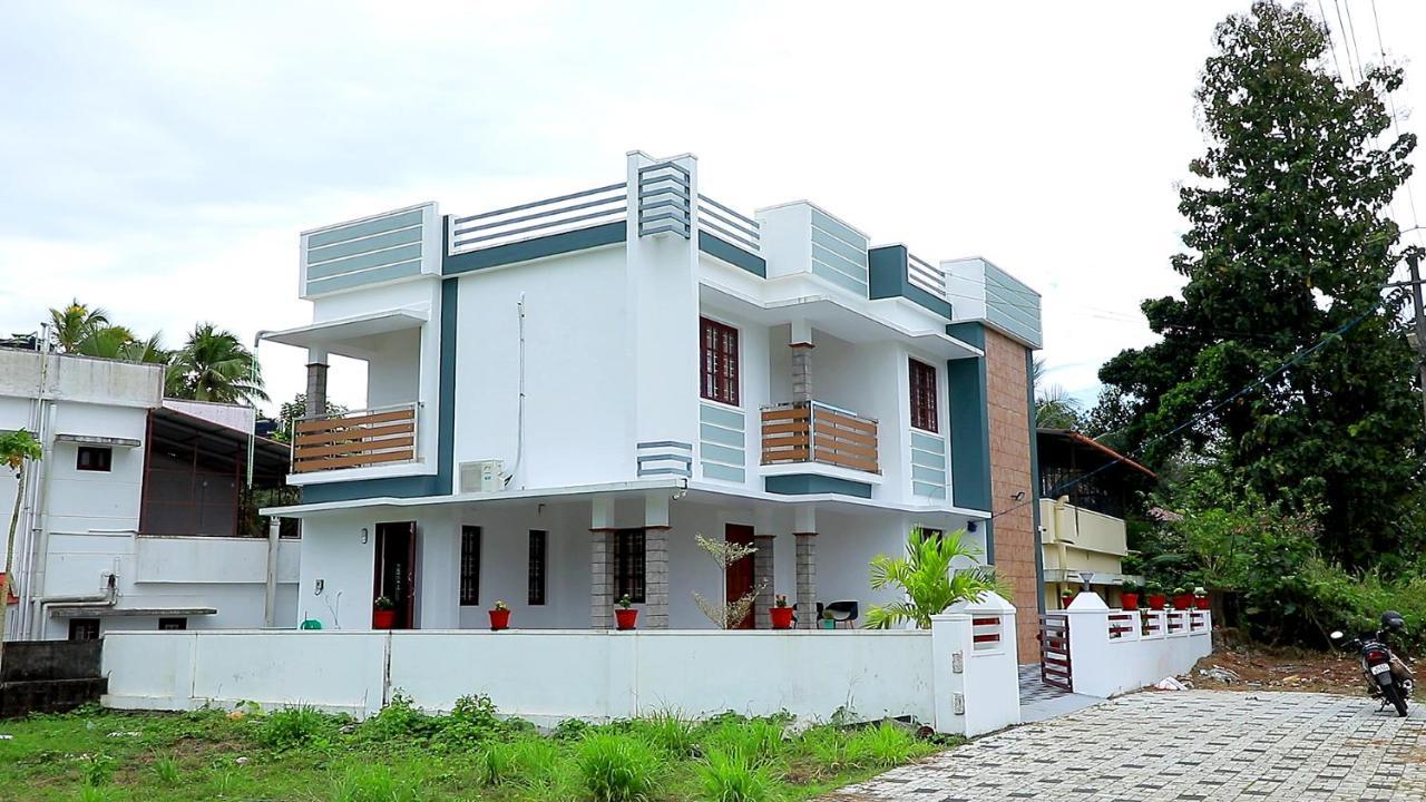 Pullad Villa Aranmula Kültér fotó